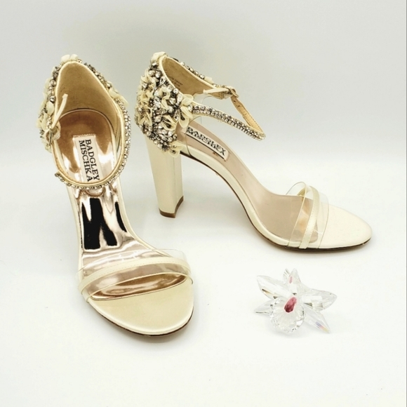Badgley Mischka Fernanda Ivory heels NWOB - Picture 2 of 11